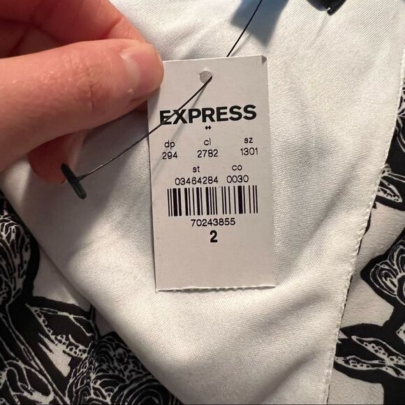 NWT! Express patterned black and white dress - Picture 5 of 12